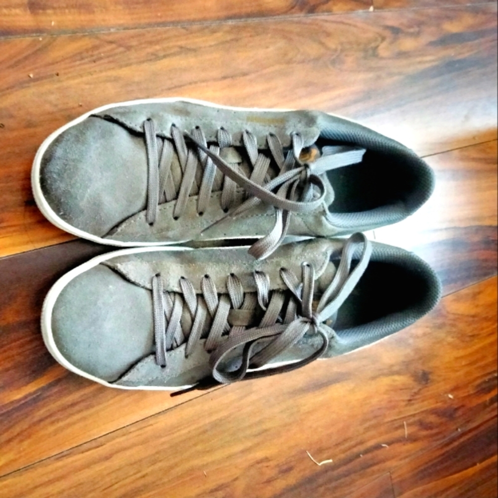 Puma foam gray shoes